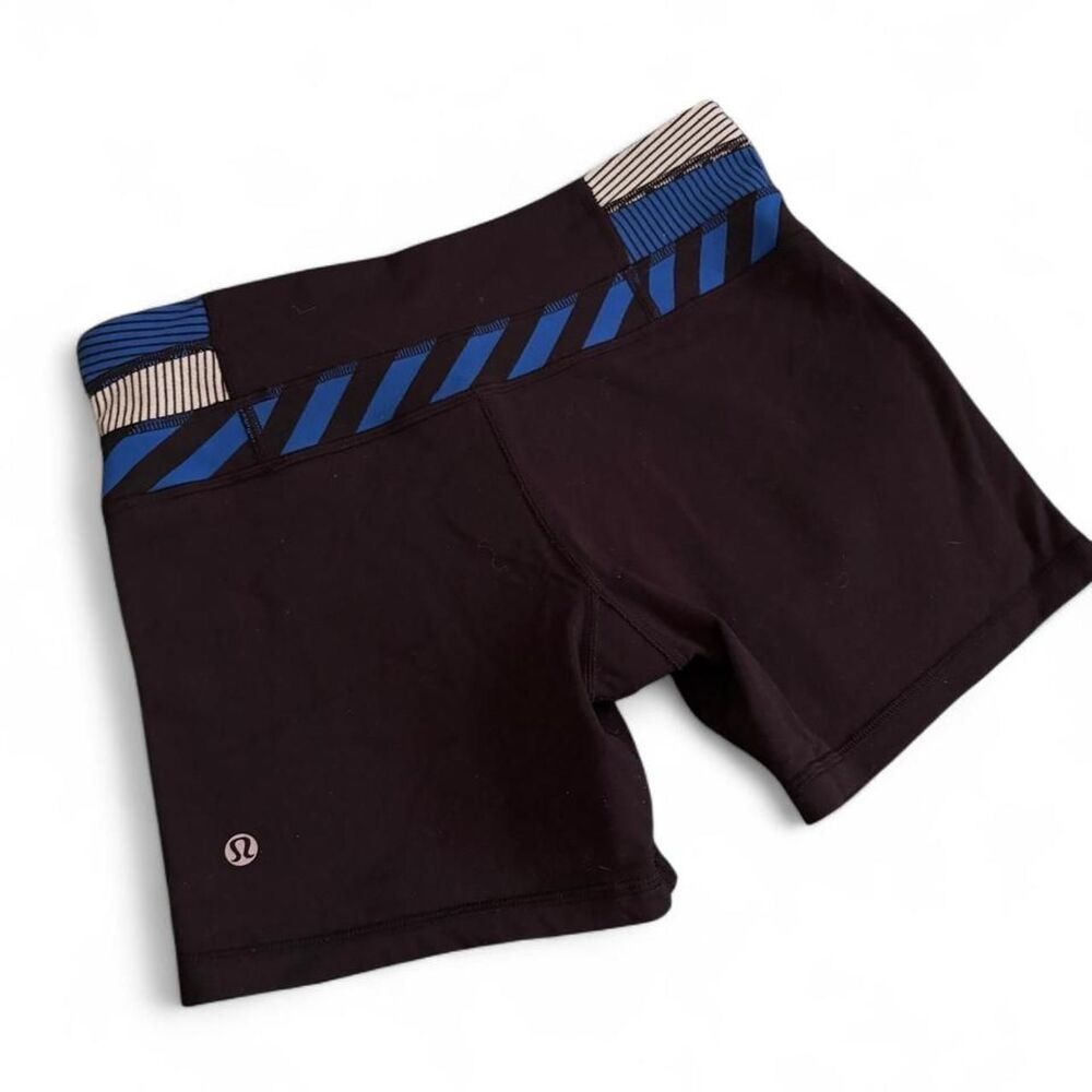 Lululemon Women's Black and Navy Shorts